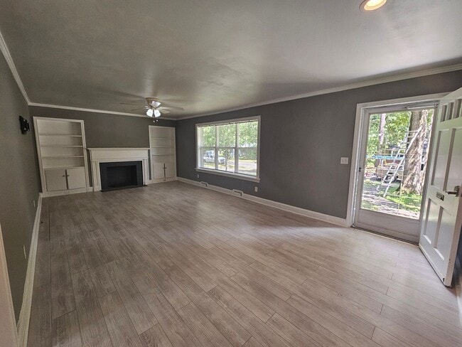 Foto del edificio - NEW LISTING!!!!!