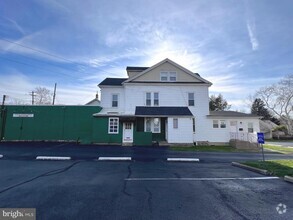 Building Photo - 703 Bethlehem Pike