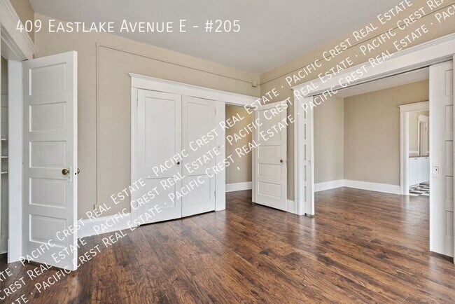 Building Photo - Huge One Bedroom on Eastlake! Must See!