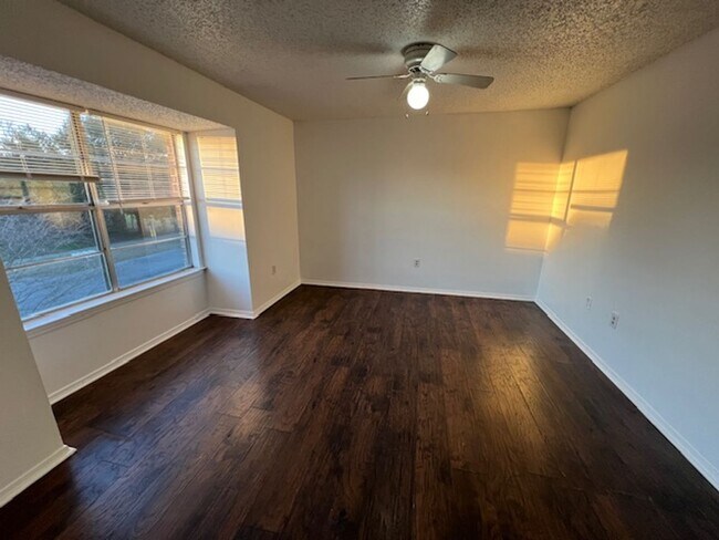 Building Photo - Shilo Dr