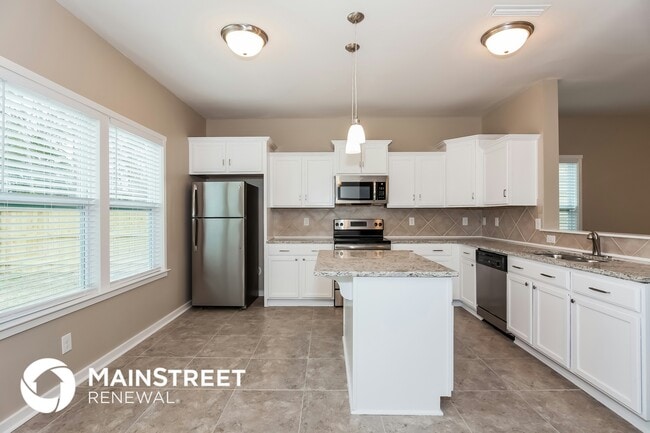 Building Photo - 3324 Saddlebrook Dr