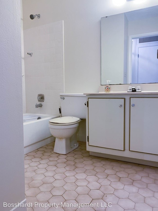 Building Photo - 2 br, 2 bath House - 505 B Fairways Lane