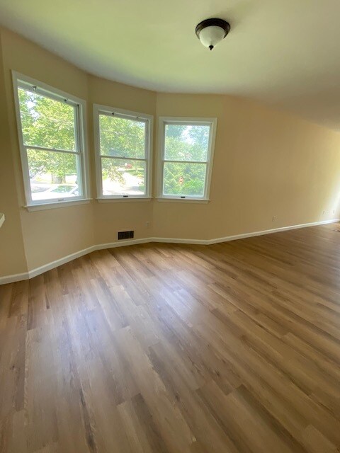 Building Photo - 28 Hillwood Dr