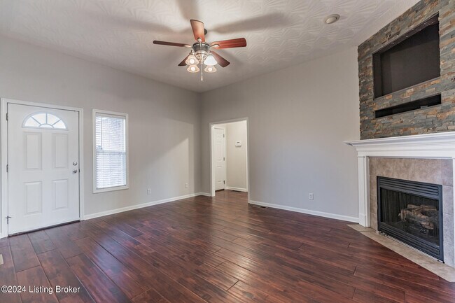 Building Photo - 147 Midway Dr