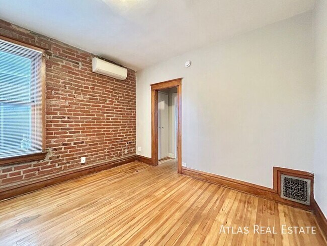 Building Photo - 1066 N Clarkson St