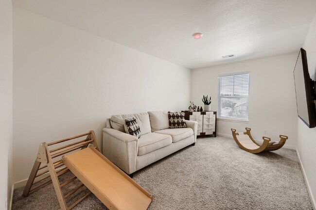 Foto del edificio - "Spacious 5-Bed Oasis with 3 Full Baths in Scenic Castle Rock – Your Dream Home Awaits!"