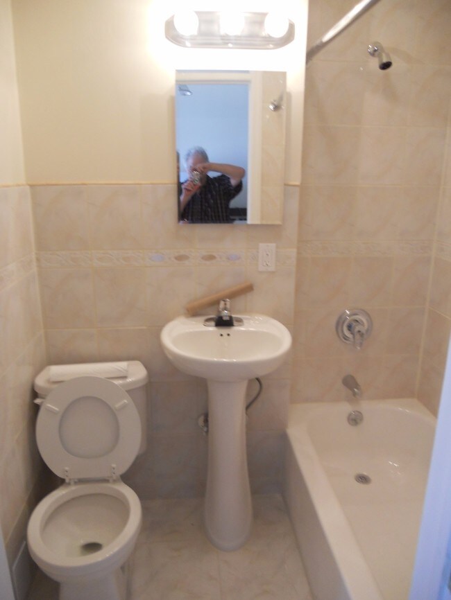 Foto del edificio - 129 Saint Nicholas Ave