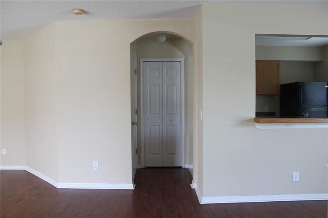 Building Photo - 7346 E Bank Dr