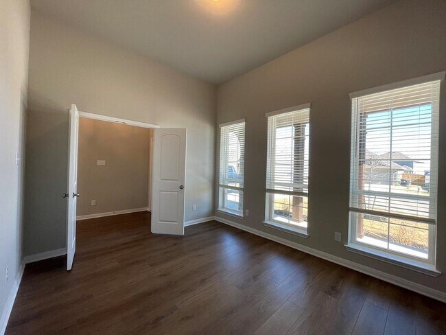 Foto del edificio - 1922 Bayou Wood Ln