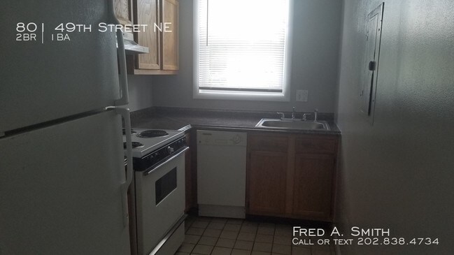 Foto del edificio - 801 49th St NE