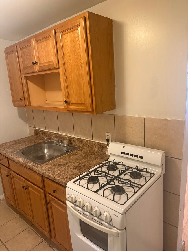 Foto del edificio - 3759 N Marshall St
