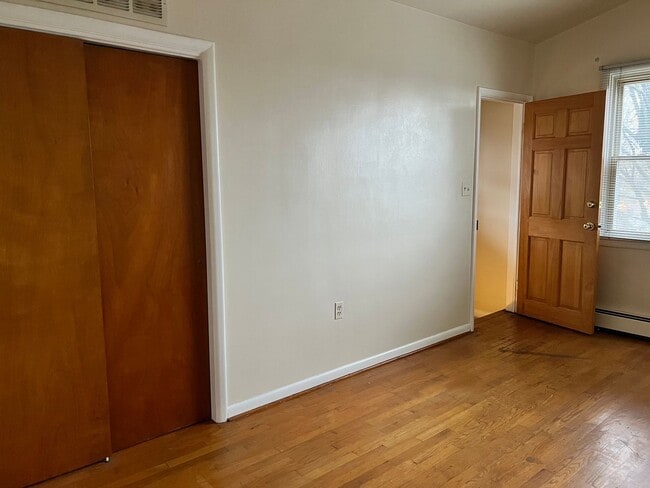 Foto del edificio - For Rent: Cozy Living at Ridgeview Ave