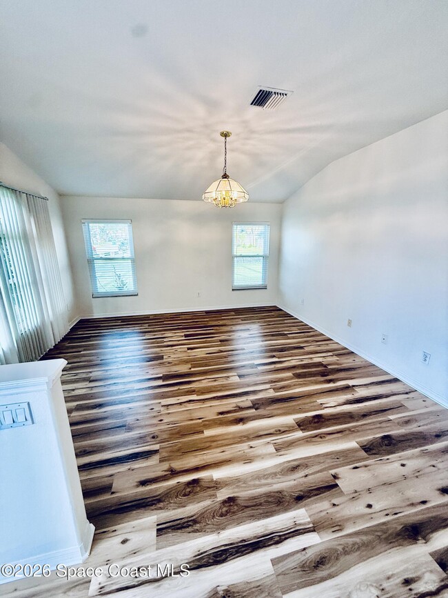 Building Photo - 1686 Rustic Way