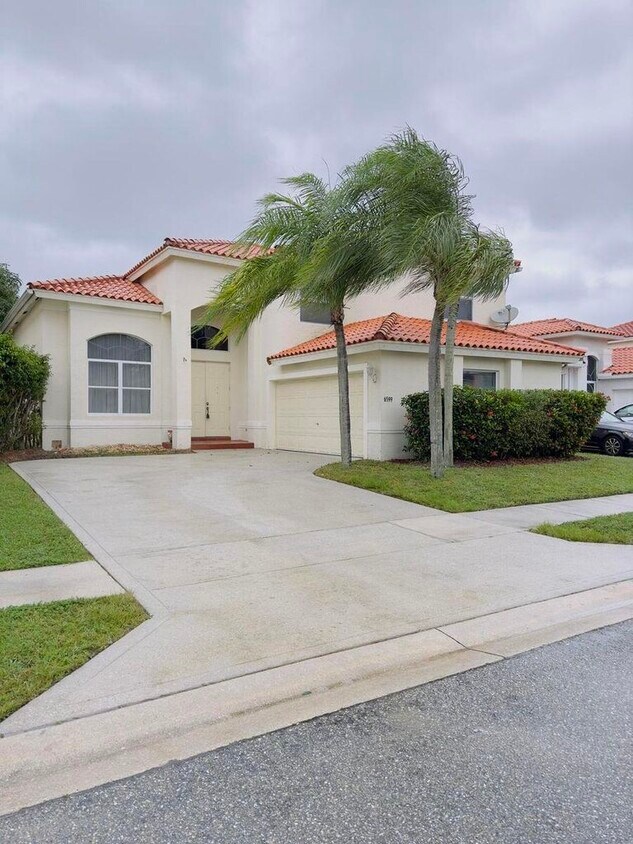 Foto principal - 6599 Constance St
