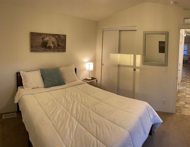 Foto del edificio - 540 Macgregor Rd