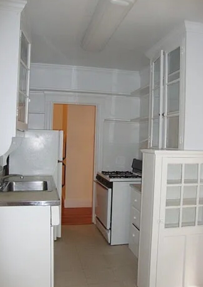 Building Photo - 23 Chauncy St