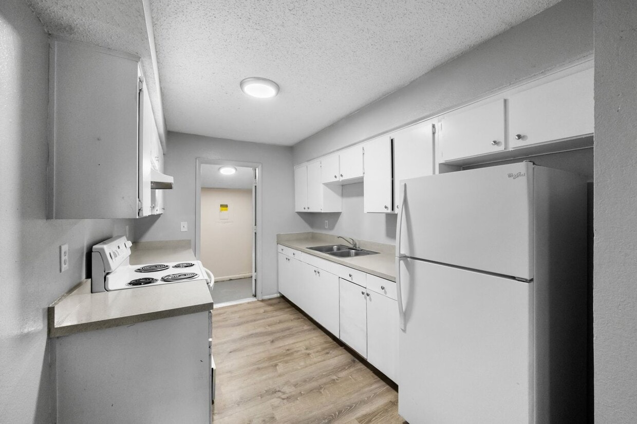 Foto principal - 15456 60th St N