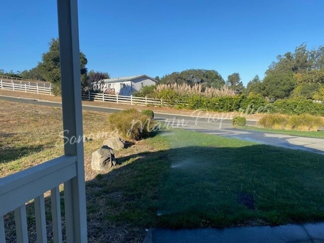 Foto del edificio - ~ Country Home ~ 2 Bedrooms & 2 Full Bathrooms with Attached Garage ~ Gated Community