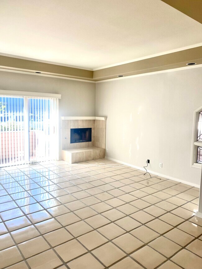 Foto del edificio - 7629 Draper Ave