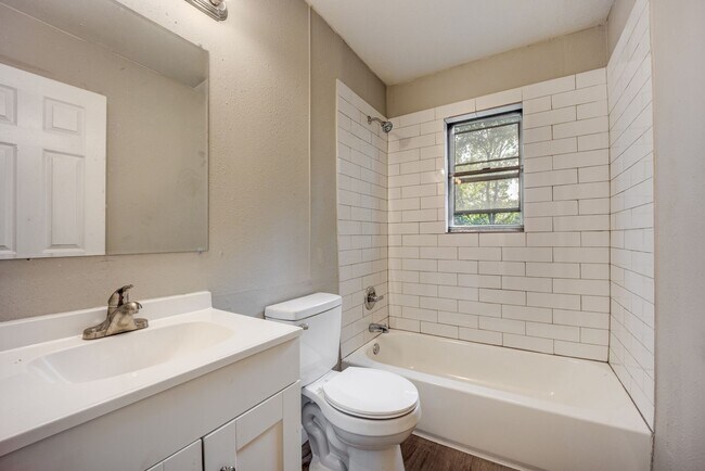 Building Photo - 4712 S 31st St