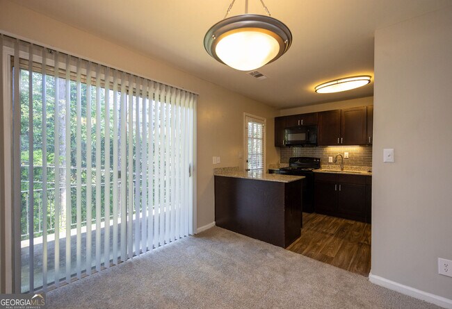 Foto del edificio - 4883 Roswell Rd NE