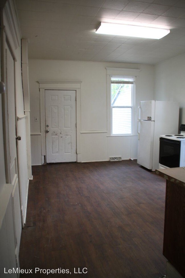 Foto del edificio - 9 br, 3 bath Room For Rent - 515 6th Avenue S