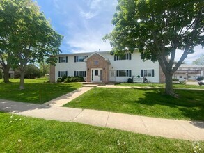 Building Photo - 145 Sugar Creek Ln