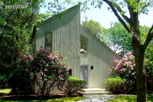 Building Photo - 36 Hedge Row Ln
