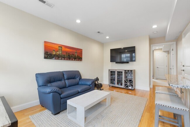 Foto del edificio - 802 E 3rd St