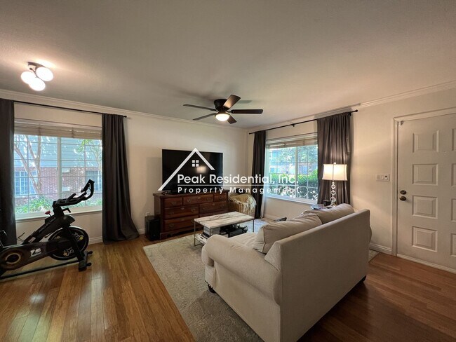 Building Photo - Spacious Carmichael 2bd/1.5ba Condo with Patio & Carport