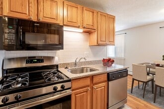 Building Photo - 173 Salmon Brook Dr