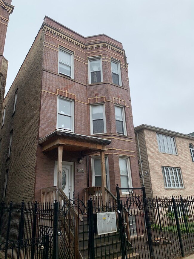 Building Photo - 3343 N Troy St