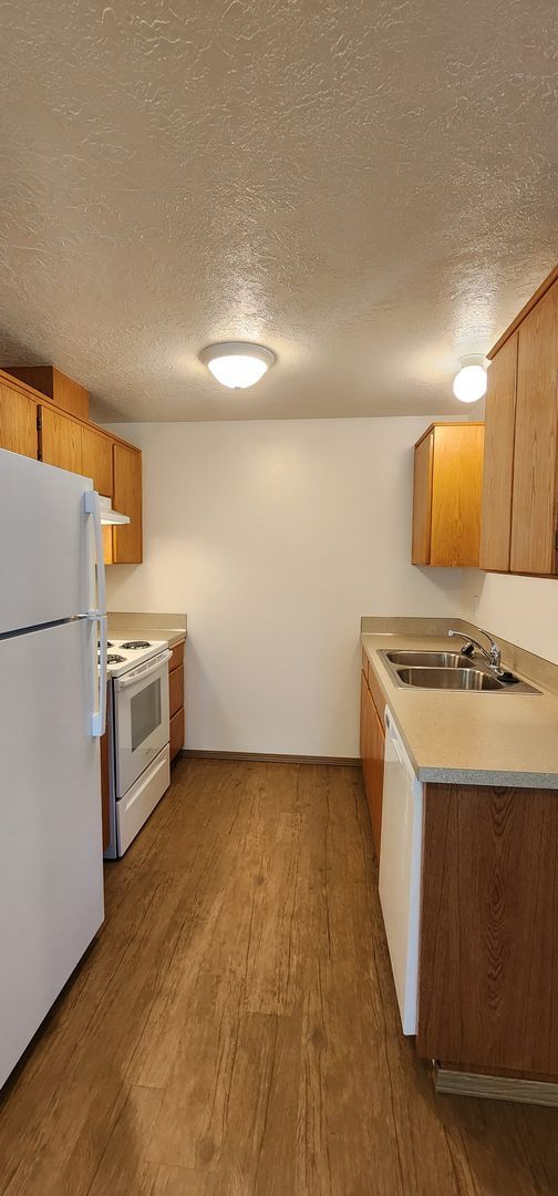 Building Photo - 459-Keizer Duplexes