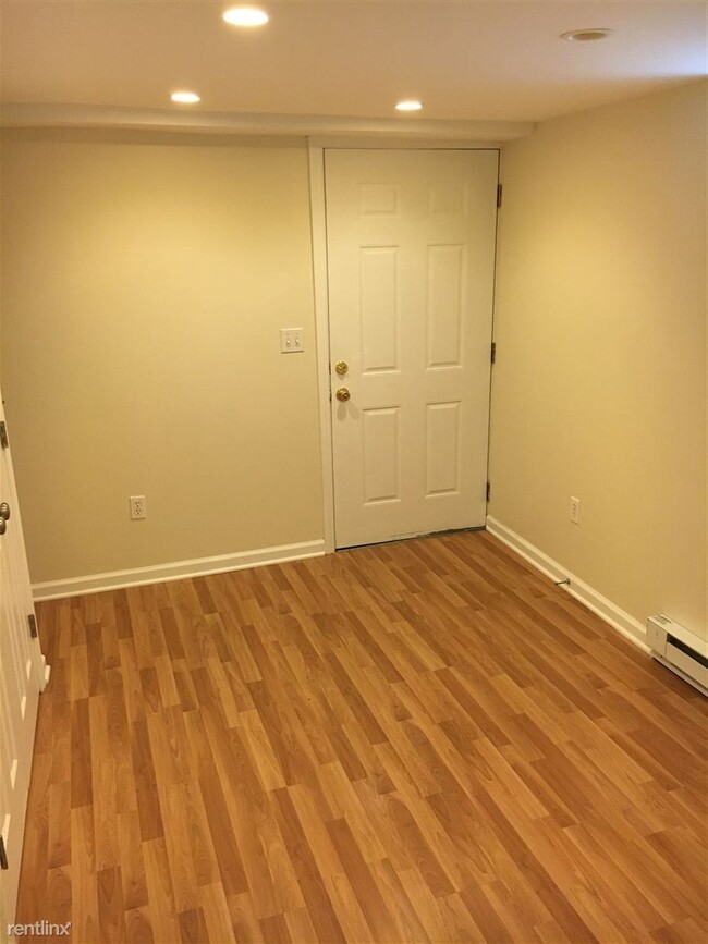 Building Photo - 1 br, 1 bath House - 61 Reservoir St