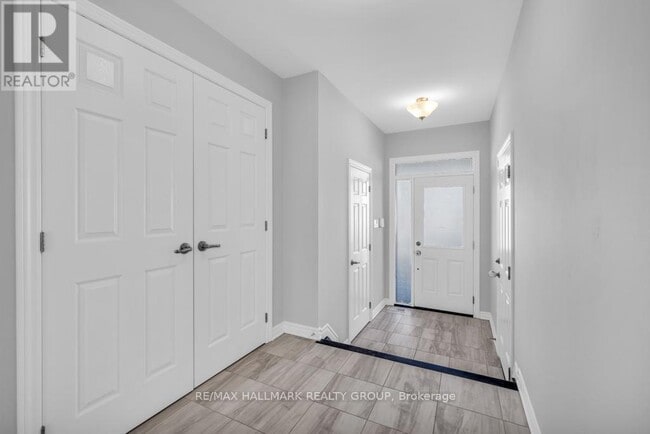 Building Photo - 600 Parade Dr