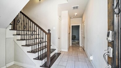 Building Photo - 5311 Kiam St