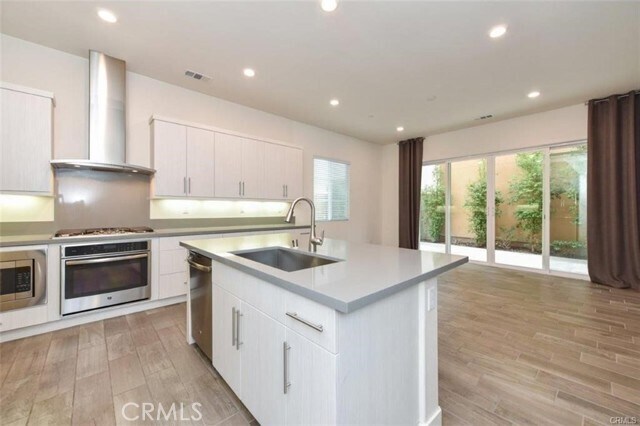 Building Photo - 152 Newall