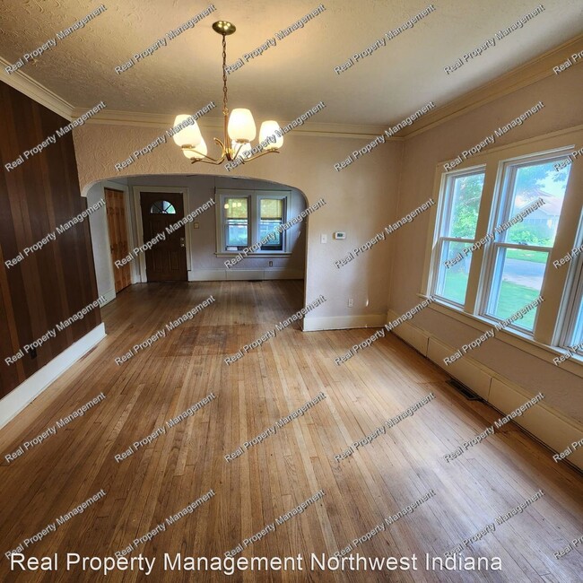Building Photo - 3 br, 2 bath House - 6648 Monroe Avenue