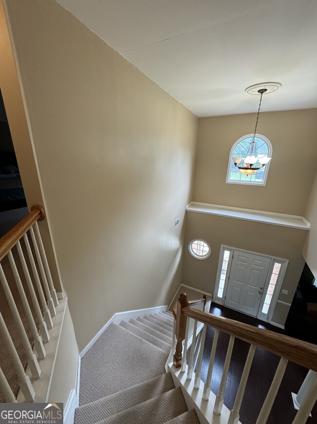 Building Photo - 5850 Rives Dr