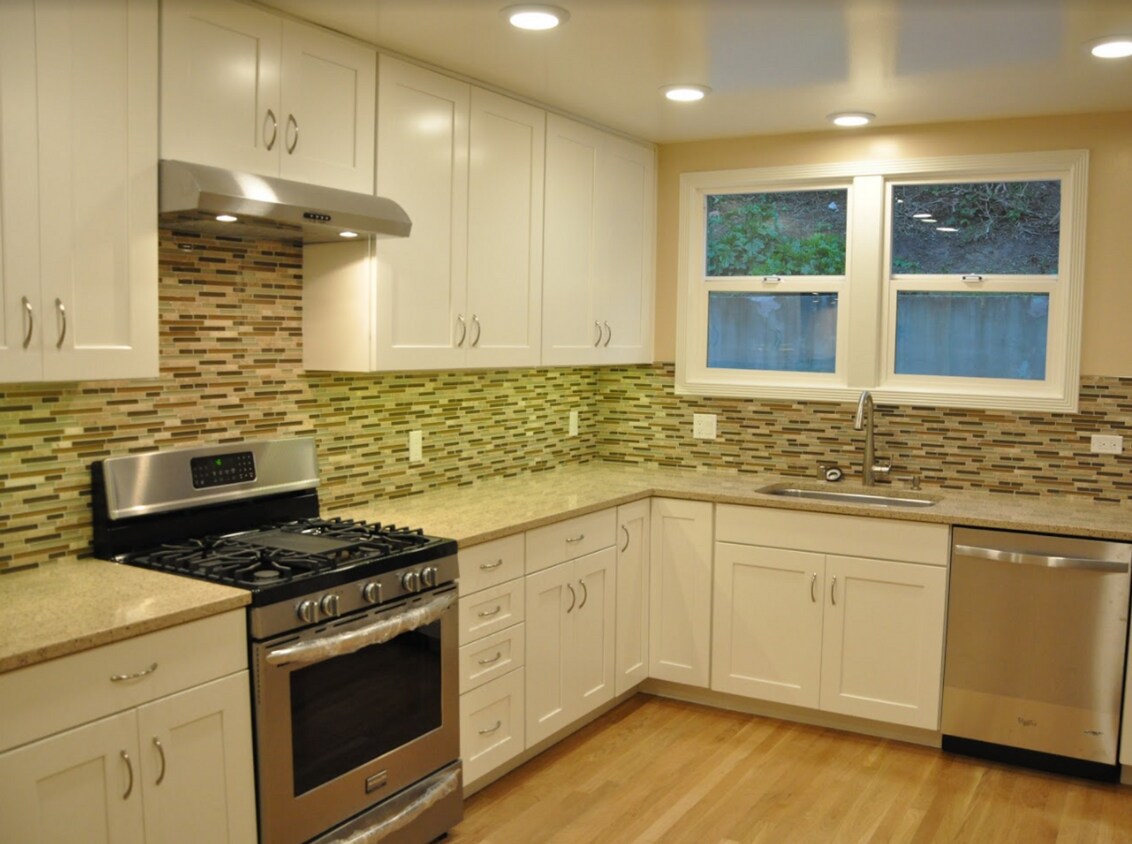 Foto principal - 472-474-474 Corbett Ave