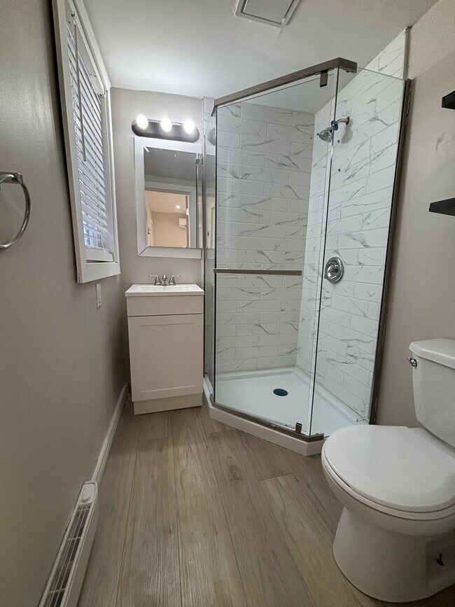 Photo du bâtiment - 107 Brock St N