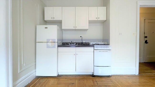 Building Photo - 15 Magaw Place