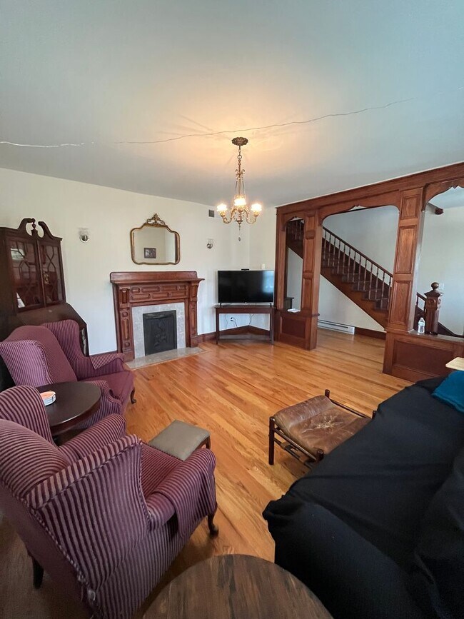 Foto del edificio - Beautiful 4-bedroom Farmhouse in Raphine a...