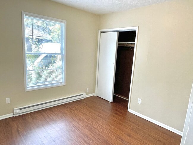 Building Photo - Vernon neighborhood Cape Cod style 3 bedro...