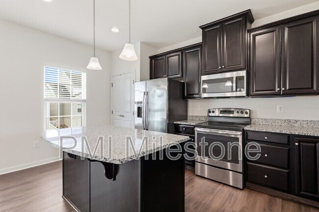Foto del edificio - 72 Norwood Dr