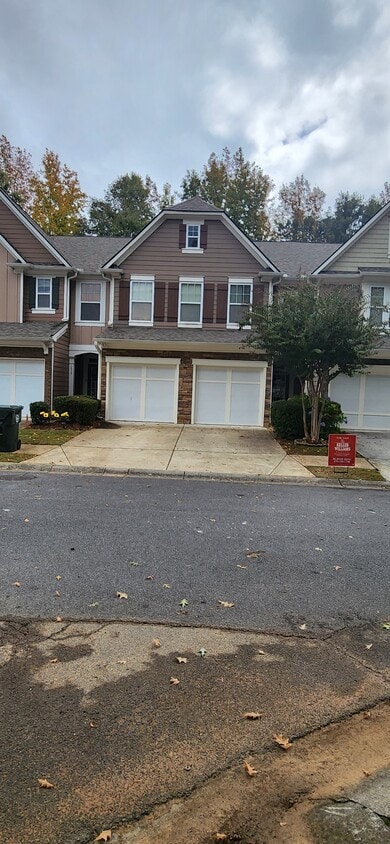 Towh house - 1817 Waterside Dr NW