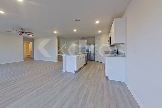 Building Photo - 4618 Malay Cir