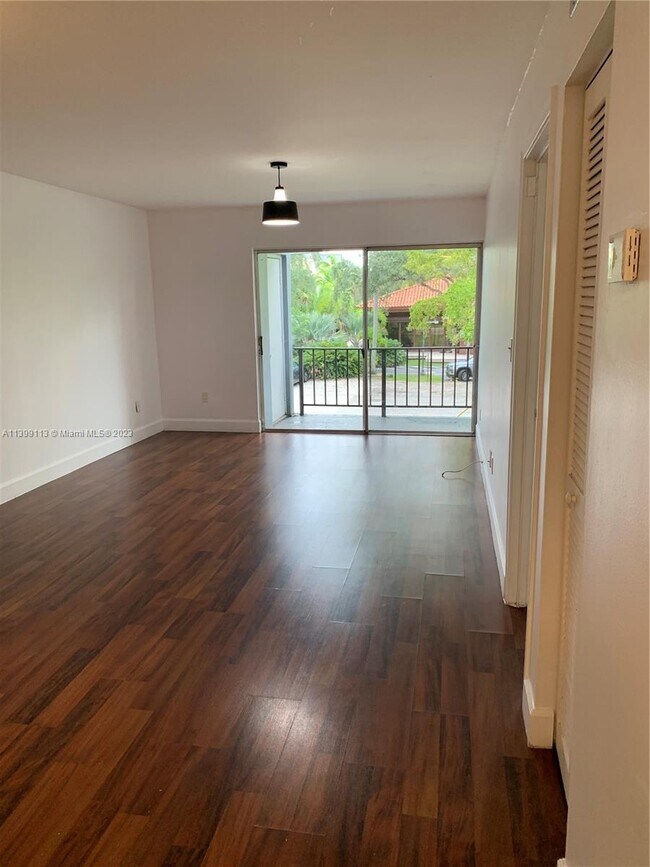 Foto del edificio - 9225 SW 87th Ave