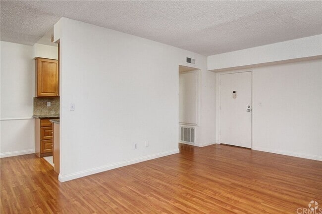 Building Photo - 339 S Catalina Ave