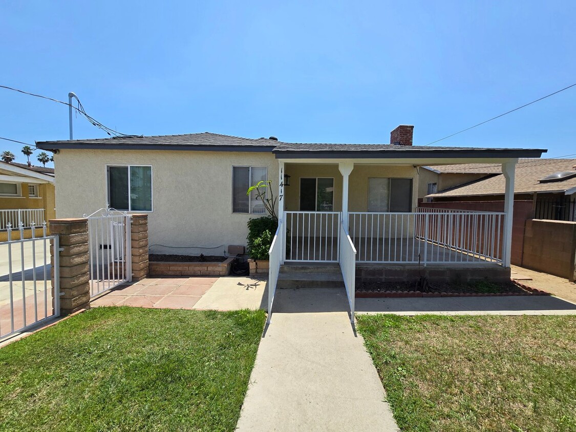 Primary Photo - Absolutely BEAUTIFUL 3 bedroom / 1 bathroo...